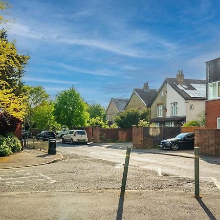 Modern 2 Bedroom Apartment In Mitcham, London Exterior photo