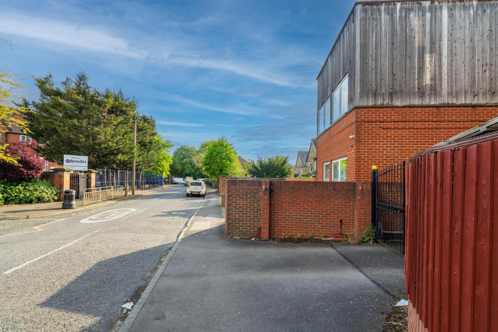Modern 2 Bedroom Apartment In Mitcham, London Exterior photo