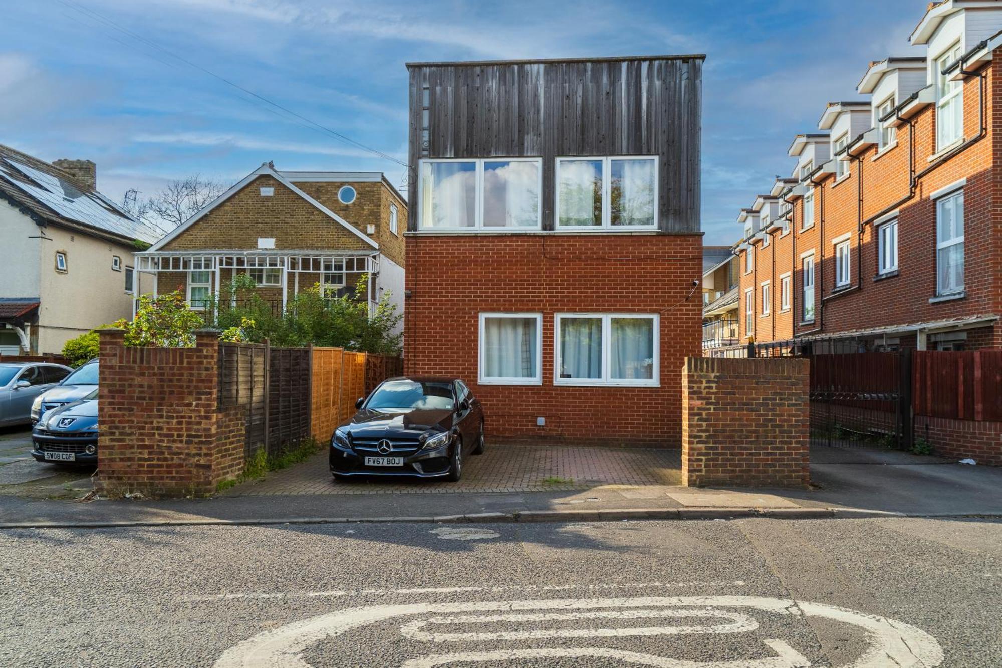 Modern 2 Bedroom Apartment In Mitcham, London Exterior photo